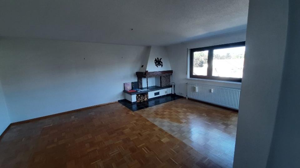 3,5 Zimmer Wohnung + Hobbyraum mit separatem WC u. Dusche 3 zimmer