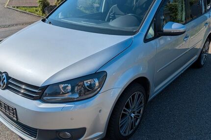 VW Touran 151.000 km 9.950 € Sulzbach an der Murr 71560