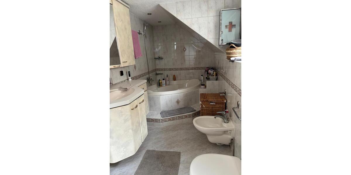 Mehrfamilienhaus, Wohnhaus Bietigheim-Bissingen Bissingen - 10.5 Zimmer, 250 m&sup2;, 740.000&euro; | Angebot:27155429
