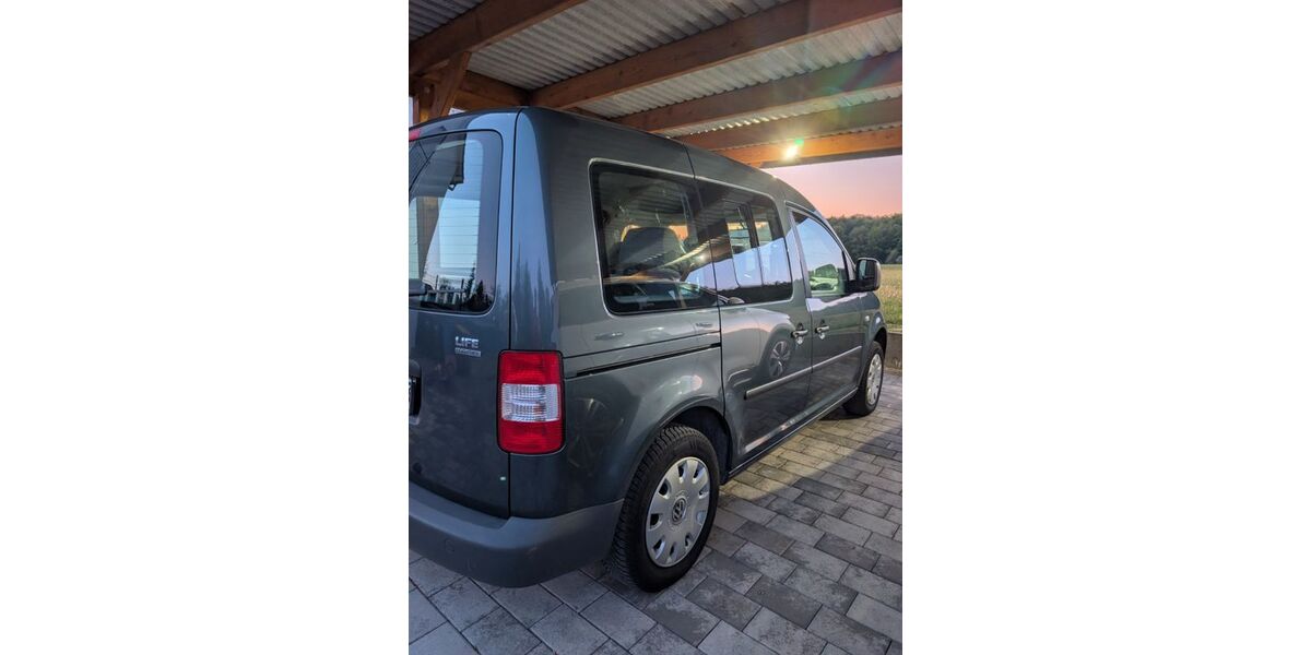 VW Caddy 134.000 km 4.450 &euro; Untergruppenbach 74199