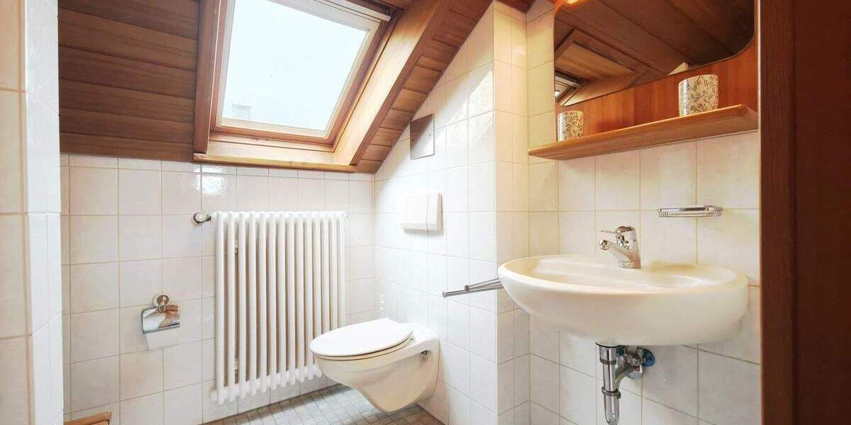 Vielfältig nutzbares 4-Familienhaus in gefragter Lage von Ludwigsburg-Pflugfelden 1 zimmer