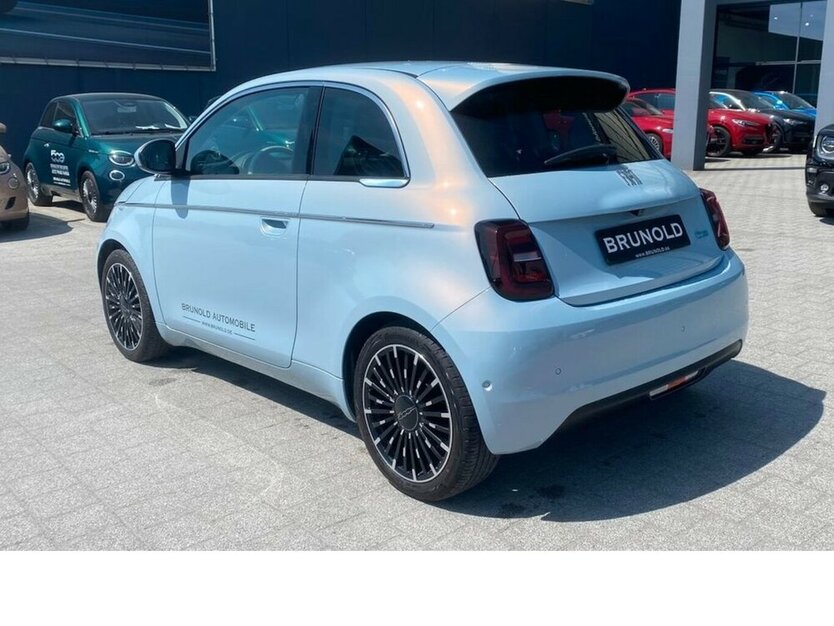 Fiat 500e la Prima ´´Himmelblau´´ 2.500 km 24.900 € Backnang, 71522