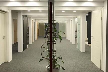 Ausstellungsraum 170m² zu vermieten KüchenstudioTürenstudio zimmer