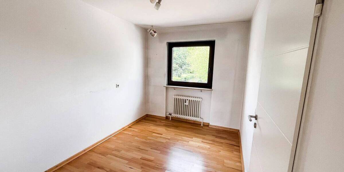 Helle Wohnung mit Balkon und Blick ins Grüne - Modernisiert und sofort bezugsfertig 4 zimmer