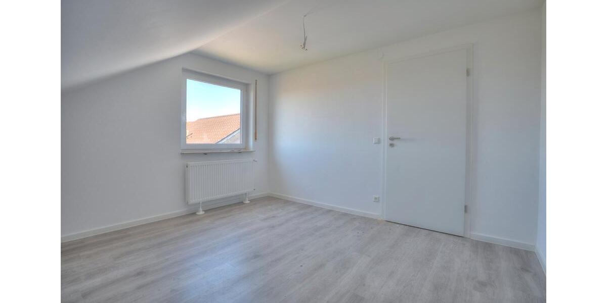 Dachgeschoßwohnung Heilbronn Böckingen - 4 Zimmer, 85 m&sup2;, 1.190&euro; | Angebot:26588248