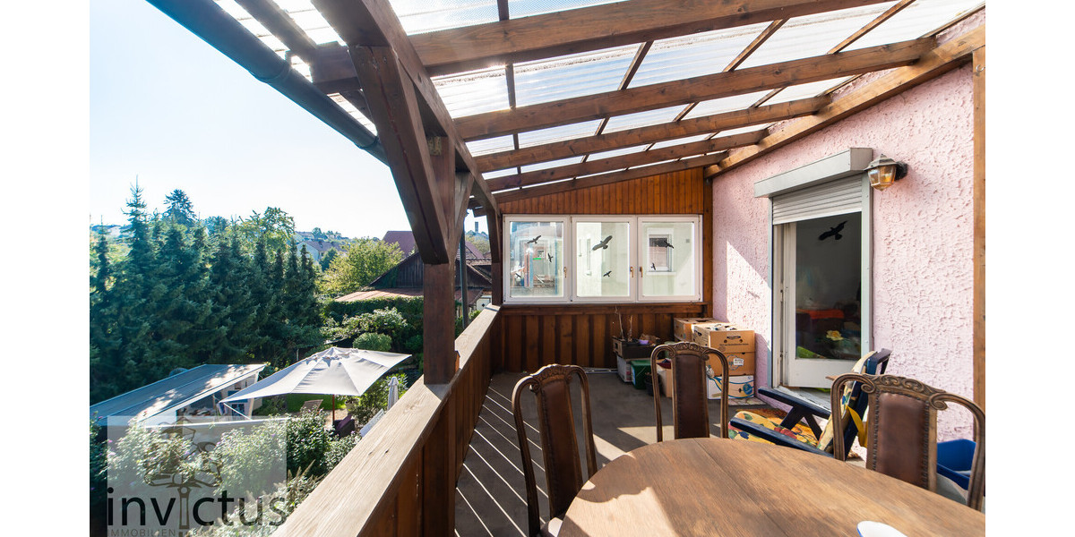 Dreifamilienhaus mit großem Garten, Terrasse u. Loggia! Wohnen und Vermieten unter einem Dach. 8 zimmer
