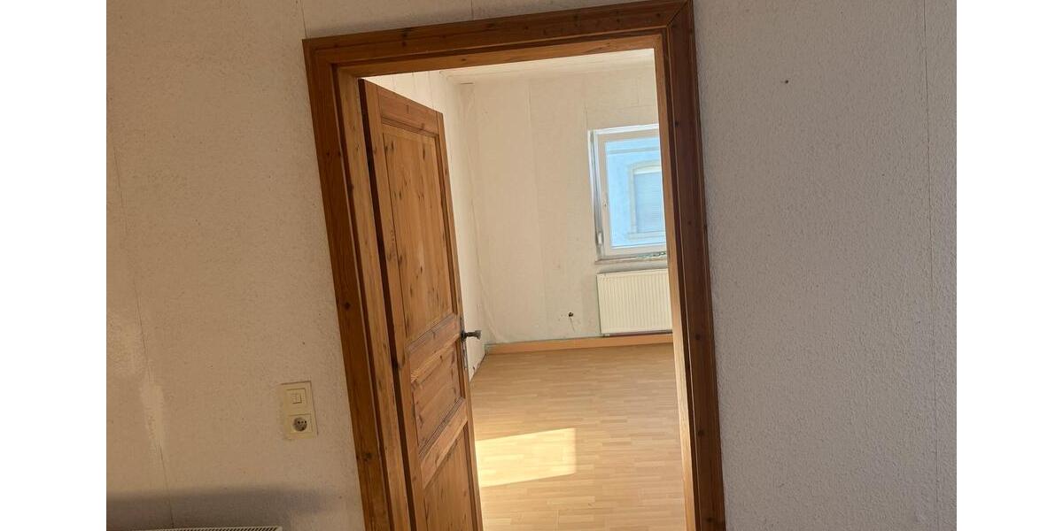 Etagenwohnung Kirchardt - 5 Zimmer, 150 m&sup2;, 1.250&euro; | Angebot:27572613