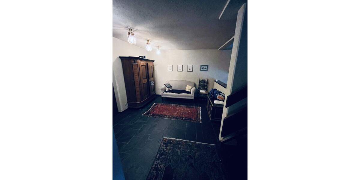 Feines Einfamilienhaus mit großer Einliegerwohnung 1 zimmer