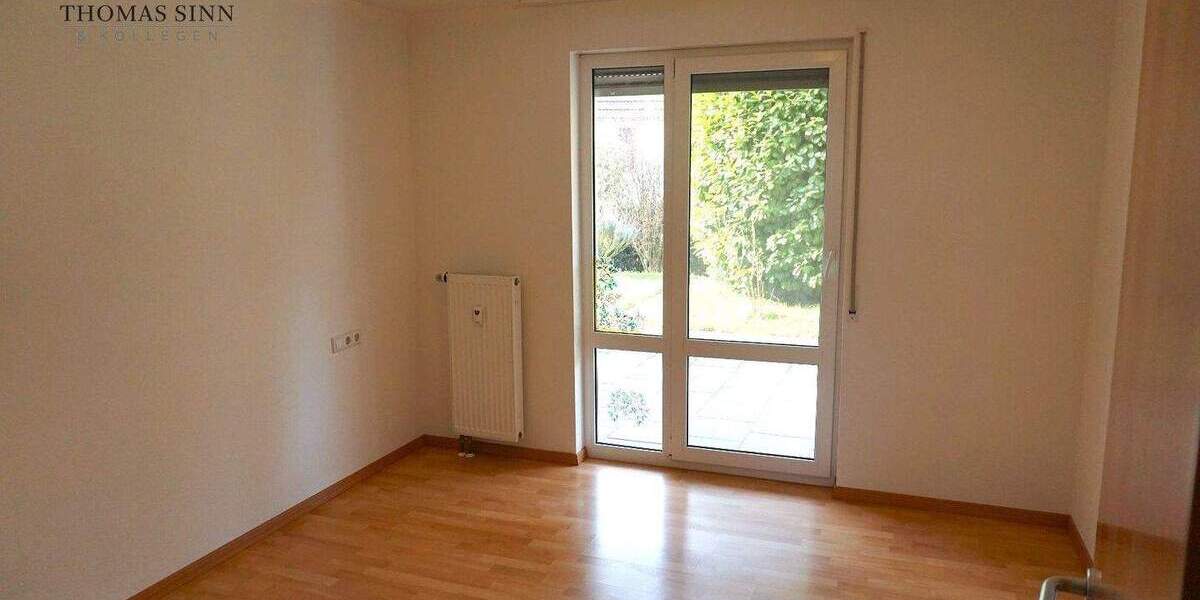 Wunderbar aufgeteilte 2-Zimmer EG-Wohnung mit toller Terrasse u. kleinem Gartenanteil - sofort frei! 2 zimmer