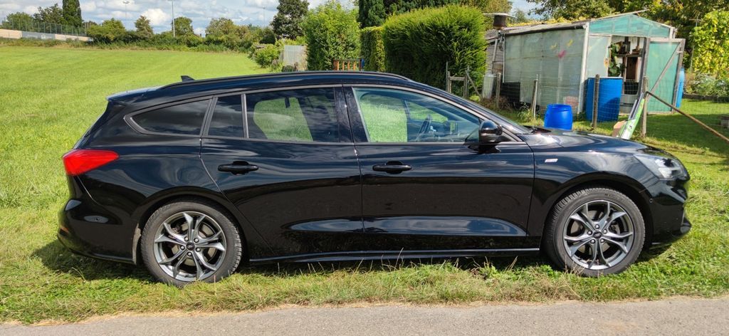 Ford Focus 131.000 km 13.200 € Bietigheim-Bissingen 74321