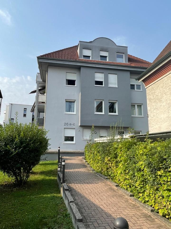 2,5 Zimmer-Wohnung mit TG und Balkon in zentrale Lage zimmer