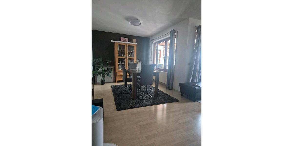 Etagenwohnung Löchgau - 4.5 Zimmer, 98 m&sup2;, 1.300&euro; | Angebot:26544133