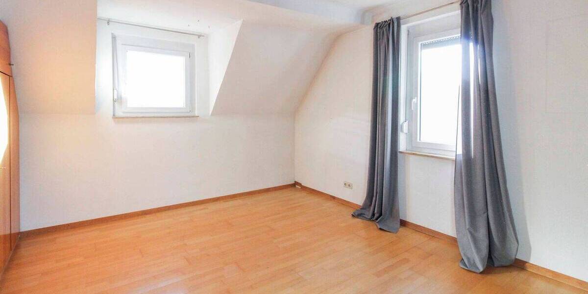 Doppelhaushälfte Erligheim - 9 Zimmer, 151 m&sup2;, 375.000&euro; | Angebot:26893276