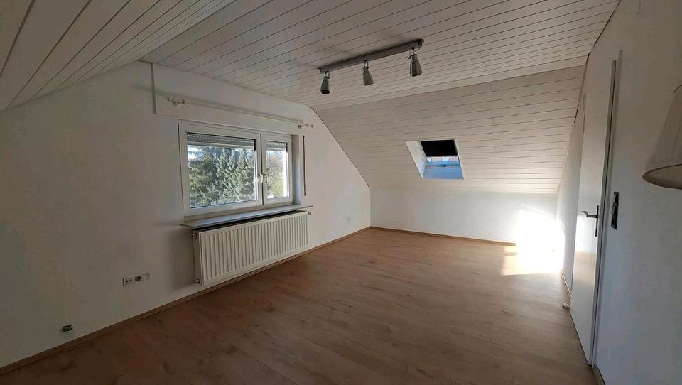 Dachgeschoßwohnung Backnang - 3 Zimmer, 50 m&sup2;, 750&euro; | Angebot:26477364