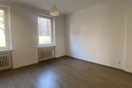 1 - Zimmer im WG für eine Person mit ca. 24m² in einer 4 WG (Wohngemeinschaft) bezugsfrei ab SOFORT 1 zimmer