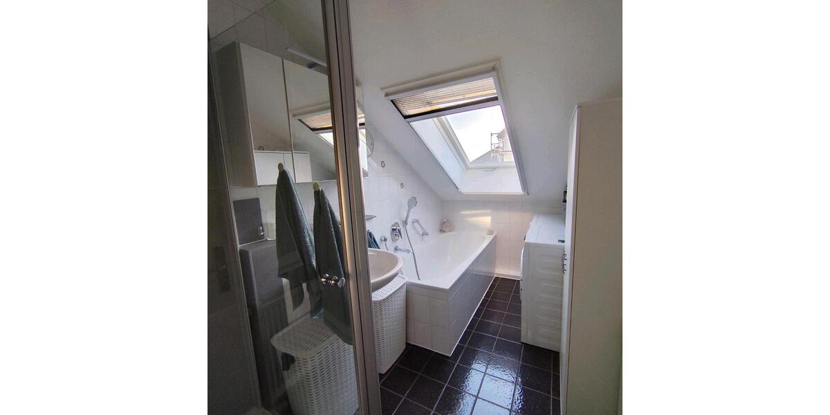 Dachgeschoßwohnung Neuenstadt am Kocher - 3 Zimmer, 77 m&sup2;, 235.000&euro; | Angebot:26638583