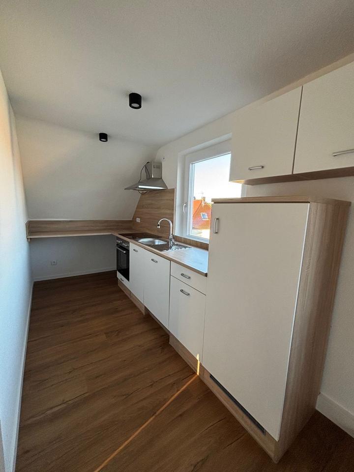 Erstbezug nach Sanierung: 3 - Zimmer - Wohnung mit Einbauküche zimmer