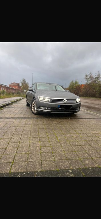 VW Passat 215.000 km 13.600 € Vaihingen enz 71665