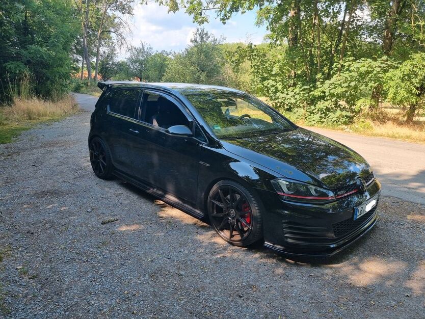 VW Golf 103.000 km 17.700 € Tamm 71732
