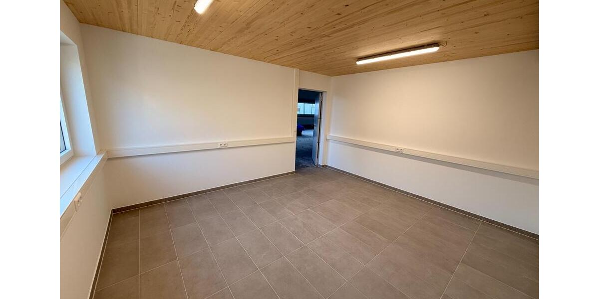 Neubauhalle mit Tor & Top-Ausstattung – flexibel nutzbar! zimmer