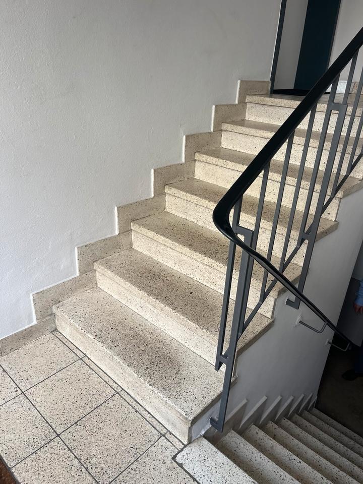 3-Zimmer-Wohnung mit 4. Zimmer im DG, 2 Balkone & Garage