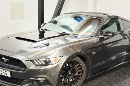 Ford Mustang 83.000 km 31.999 € Illingen 75428