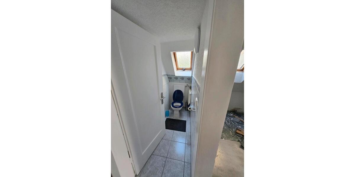 Dachgeschoßwohnung Backnang - 3 Zimmer, 65 m&sup2;, 1.000&euro; | Angebot:26644326