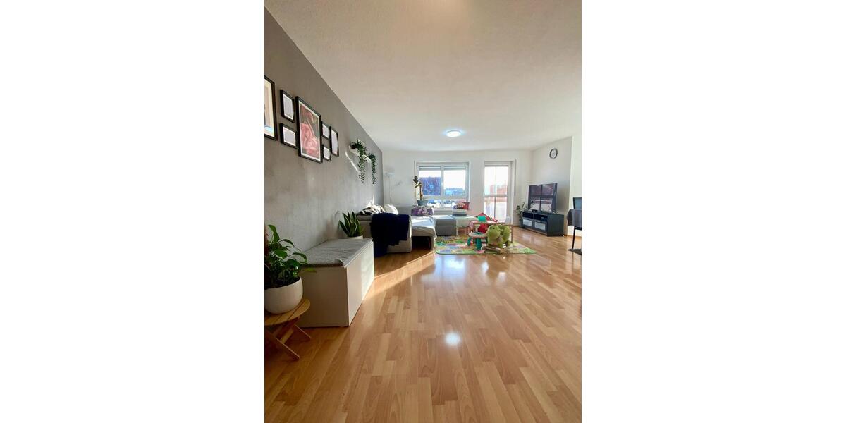 Lichtdurchflutete 3-Zimmerwohnung mit EBK und Süd-West Balkon in Freiberg am Neckar 3 zimmer