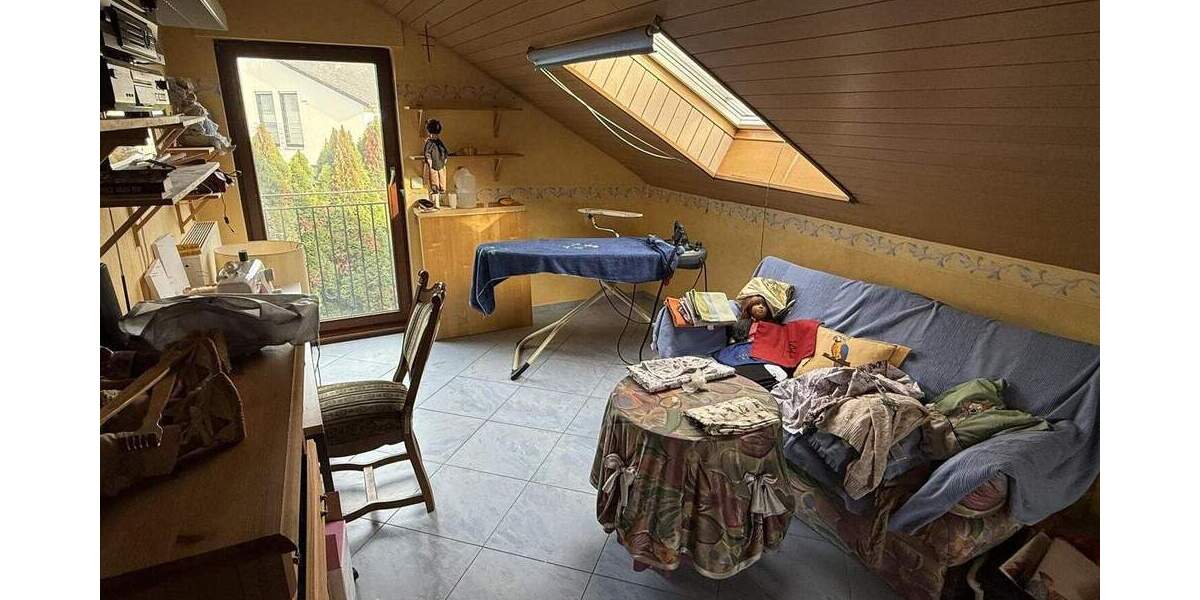 Freistehendes Einfamilienhaus mit Einliegerwohnung 7 zimmer