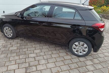 Hyundai i20 157.000 km 6.800 &euro; Bretzfeld 74626