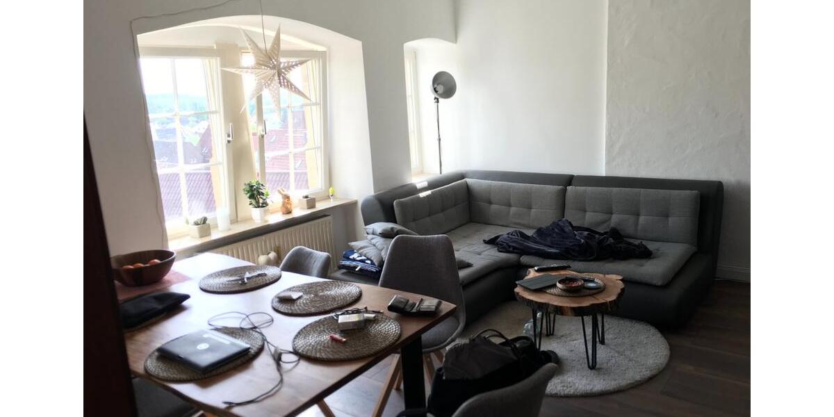 Wohnen in einem Schloss | 4-Zimmer-Altbauwohnung 4 zimmer