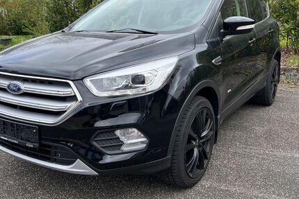 Ford Kuga 49.845 km 17.900 &euro; Bretzfeld 74626