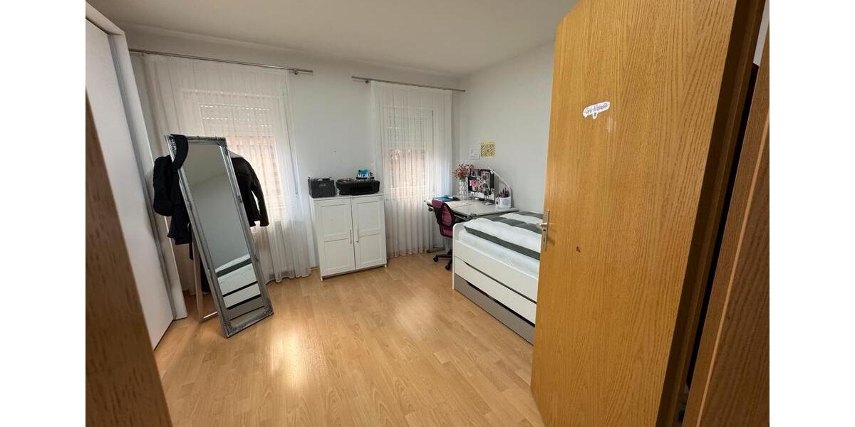 KAPITALANLAGE-provisionsfrei-sofortige Mieteinnahme-4,5 Zi Whg. 4.5 zimmer