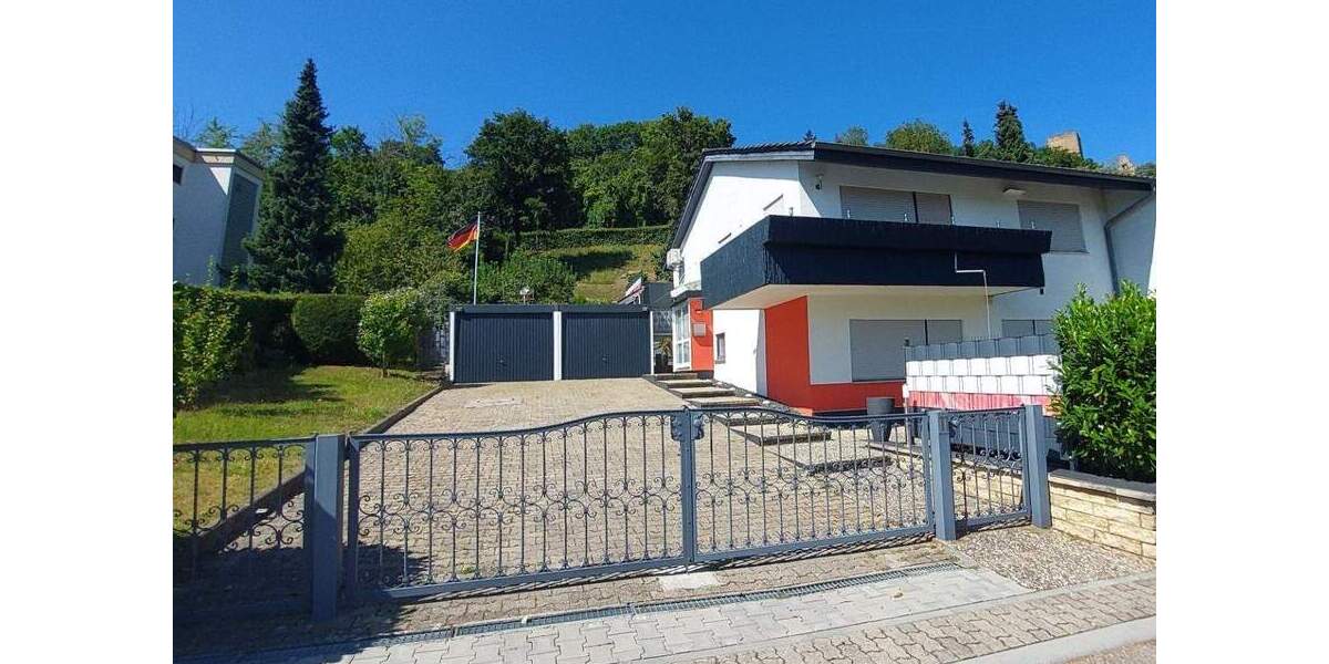 *Provisionsfrei* DHH mit großem Grundstück 6 zimmer