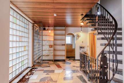 Haus zum Kaufen in Heilbronn 467.000 € 151 m² 6 zimmer