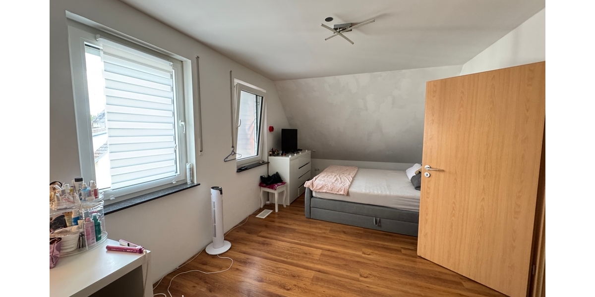 Energieeffizientes EFH mit Einliegerwohnung, Terrasse und großem Hof - Einfamilienhaus Sulzfeld | Angebot:24344056