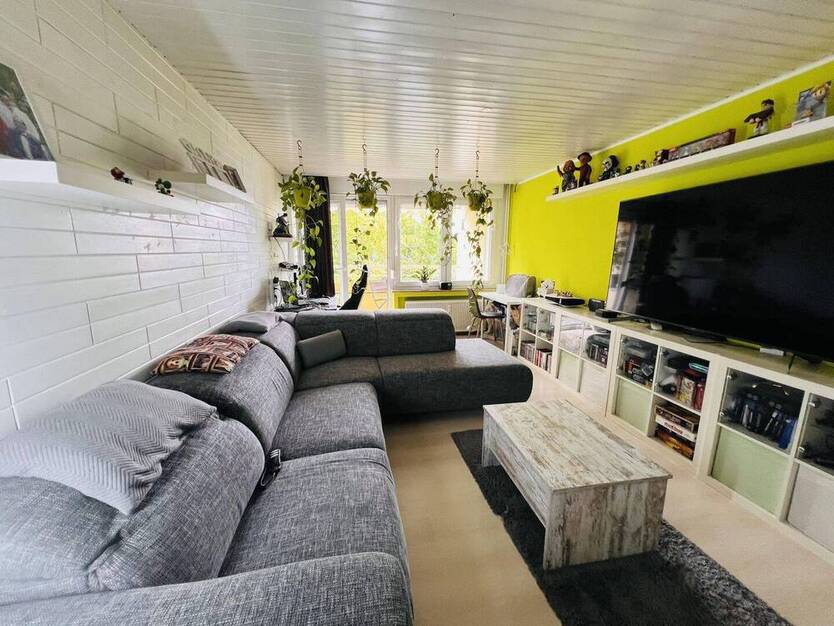 Helle 4,5 Zimmer-Wohnung mit Balkon, Aufzug und Tiefgaragenstellplatz in ruhiger Lage von Ludwigsburg