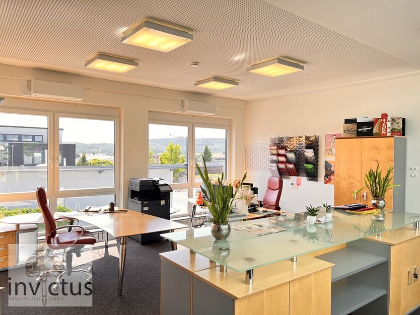 Repräsentative GewerbeImmobilie mit Büro, Ausstellung & Halle – flexibel nutzbar in Langenbrettach