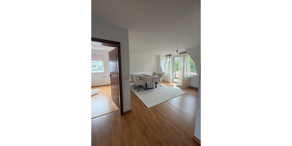 Dachgeschoßwohnung Heilbronn Kernstadt - 2.5 Zimmer, 82 m&sup2;, 1.060&euro; | Angebot:26663418