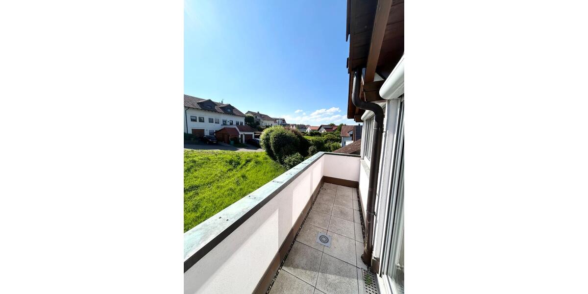 Dachgeschoßwohnung Markgröningen - 3 Zimmer, 76 m&sup2;, 912&euro; | Angebot:26695949