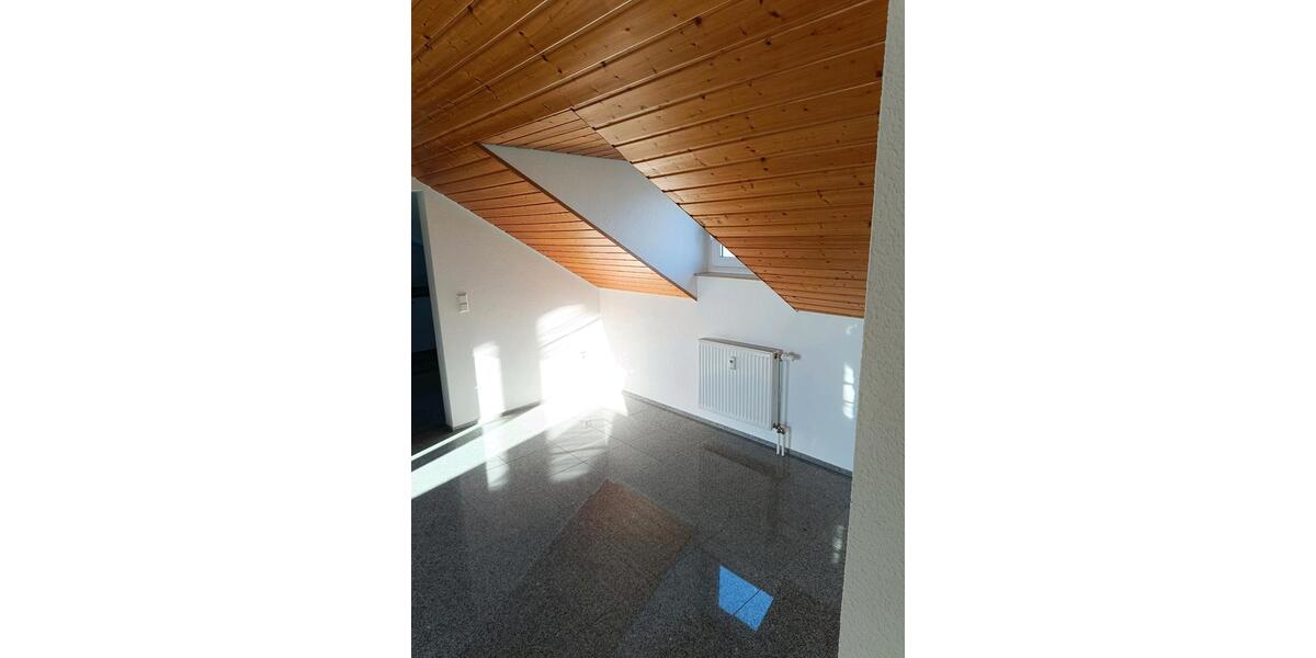 Dachgeschoßwohnung Pfaffenhofen - 2.5 Zimmer, 65 m&sup2;, 670&euro; | Angebot:26431313