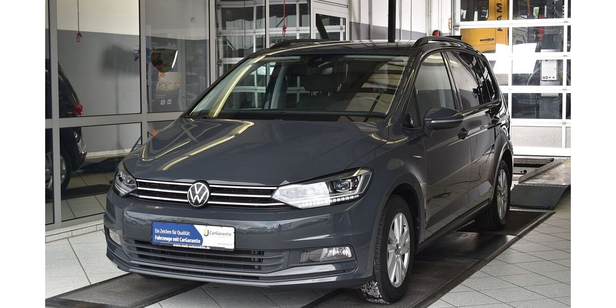 VW Touran 102.554 km 24.377 &euro; Bad Friedrichshall 74177