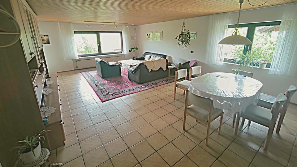 Zweifamilienhaus 238m² im Grünen, Glasfaser, Scheune
