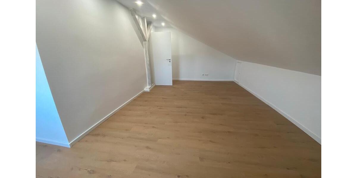 Dachgeschoßwohnung Heilbronn Horkheim - 3 Zimmer, 100 m&sup2;, 1.300&euro; | Angebot:26547367