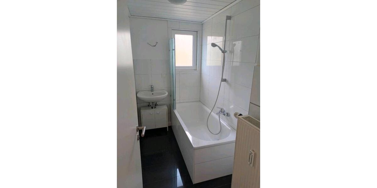 Dachgeschoßwohnung Sachsenheim - 3 Zimmer, 68 m&sup2;, 680&euro; | Angebot:26216342