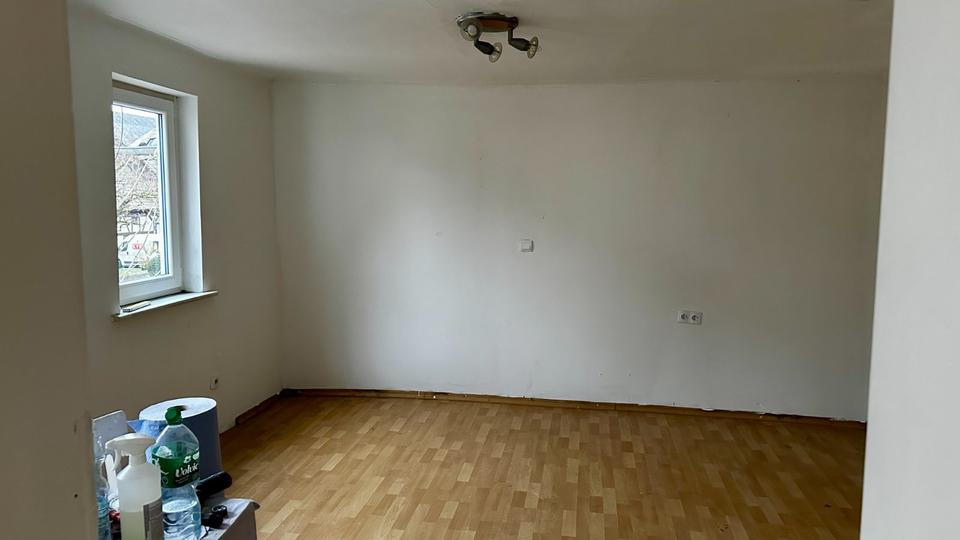 Zweifamilienhaus mit Potenzial in Öhringen-Michelbach - prov.frei 6 zimmer