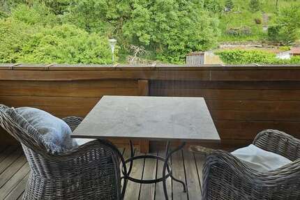 Haus Kirchardt - 8 Zimmer, 250 m&sup2;, 1.800&euro; | Angebot:27310570