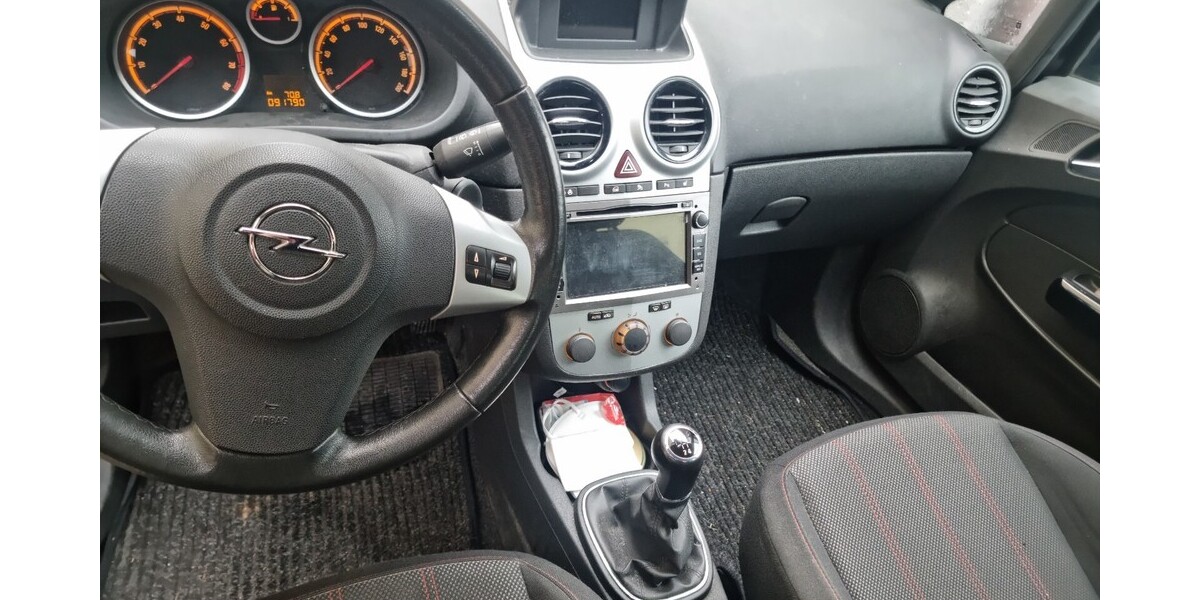 Opel Corsa D 98.000 km 2.800 € Neckarsulm 74172