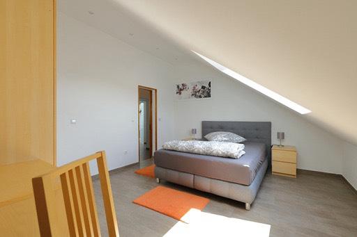 Maisonettenwohnung Mundelsheim - 2.5 Zimmer, 90 m&sup2;, 1.190&euro; | Angebot:25390626