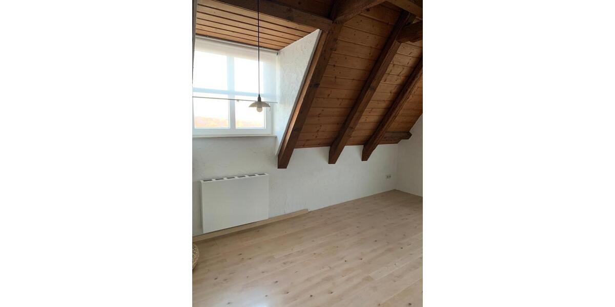 Dachgeschoßwohnung Ludwigsburg Hoheneck - 2.5 Zimmer, 70 m&sup2;, 225.000&euro; | Angebot:26844883